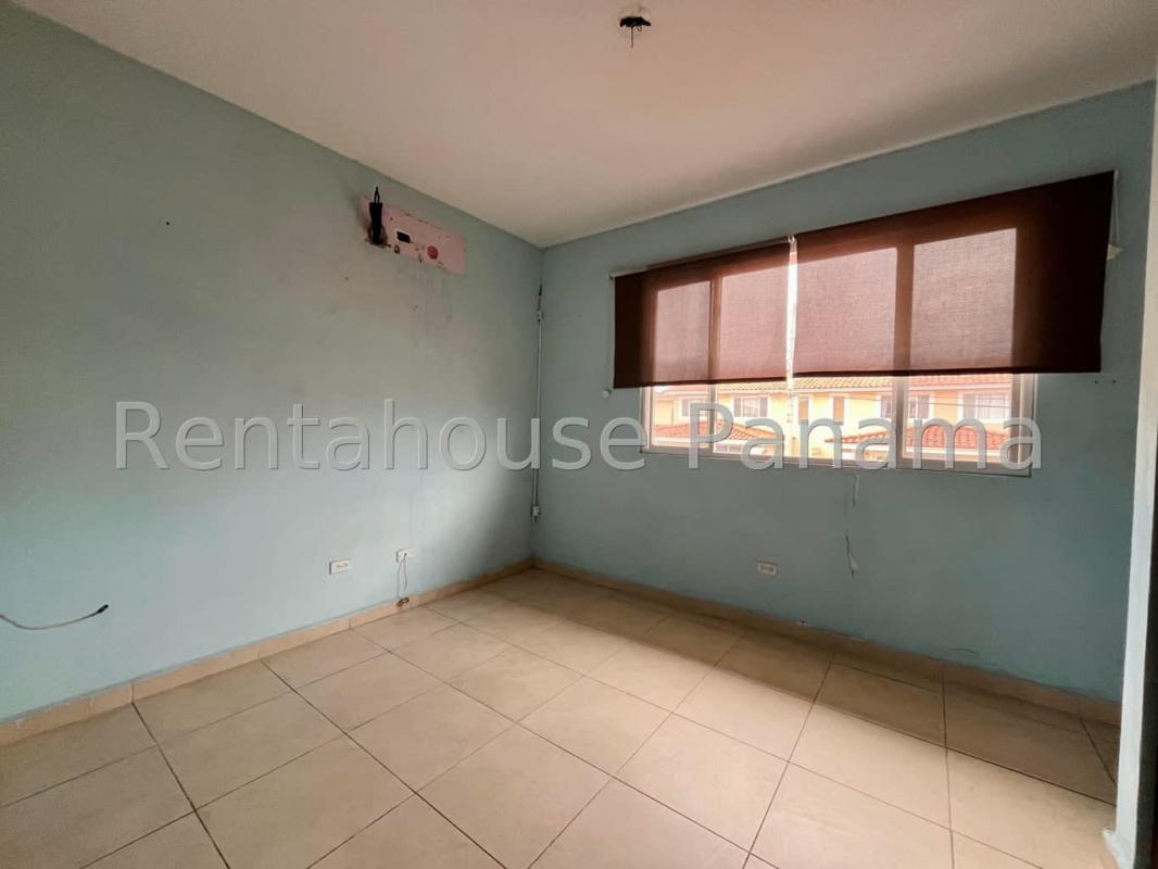 Secure gated access with Mediterranean-style entrance at Villa Tivoli Brisas del Golf Panama