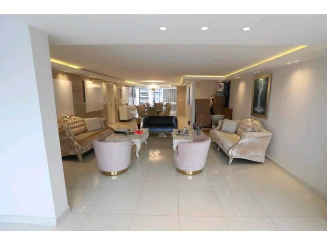 Cozy nook with large windows, skyline views in Punta Paitilla Panama City