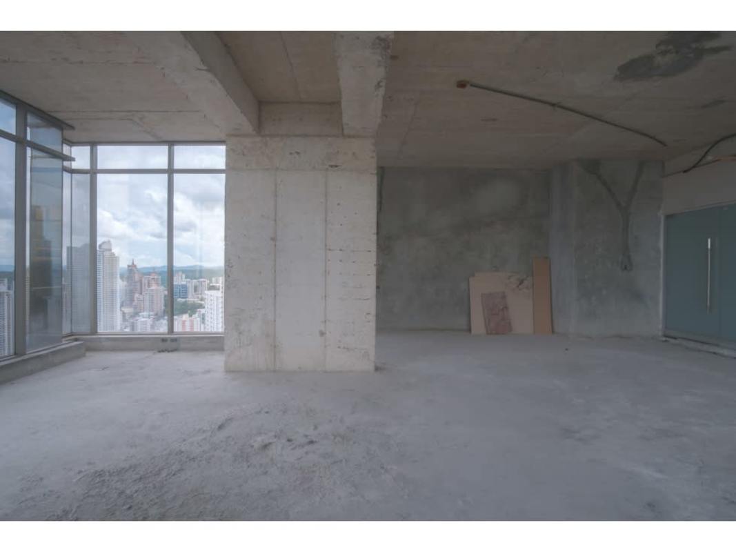 City skyline views through floor-to-ceiling windows in office for sale Twist Tower Obarrio