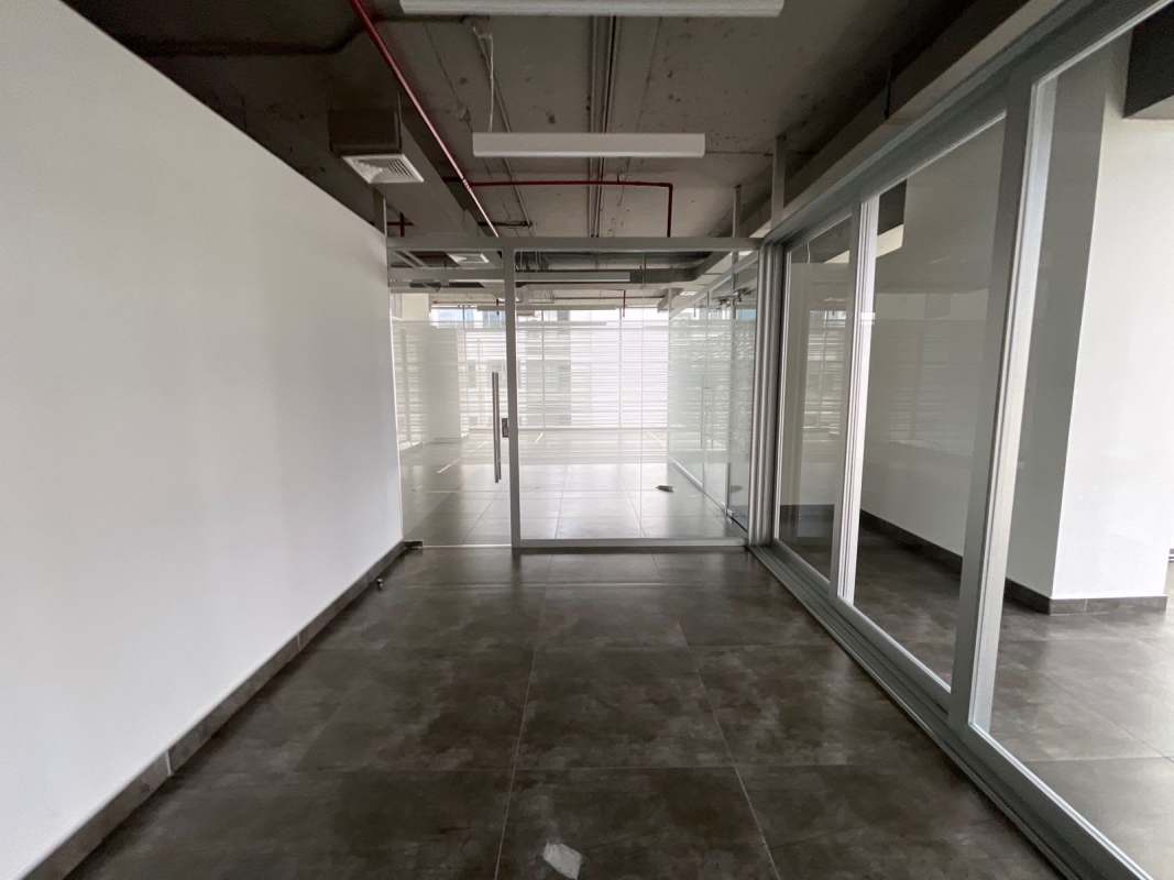 Large modern office open space industrial ceiling PH BICSA Tower Panama