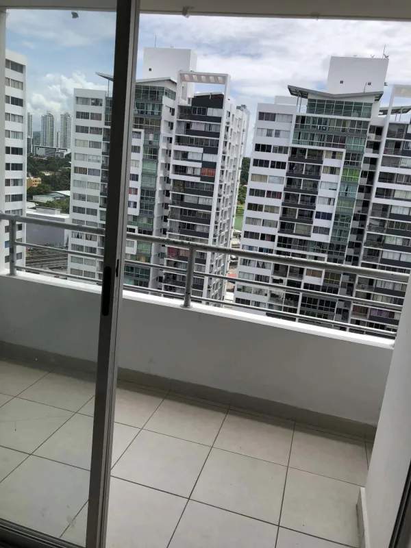 Versatile third bedroom or study space with ceramic tile floors in PH Central Park Hato Pintado Panama