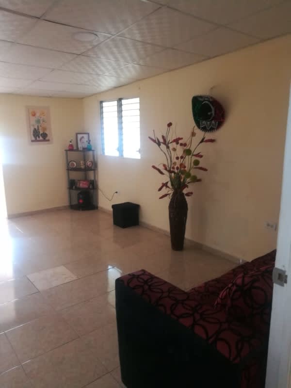 Private parking lot with multiple spaces in front of commercial building for rent Panama