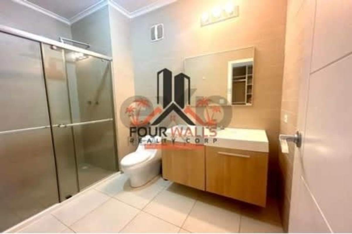 Spacious walk-in closet in master suite PH White Tower Panama City