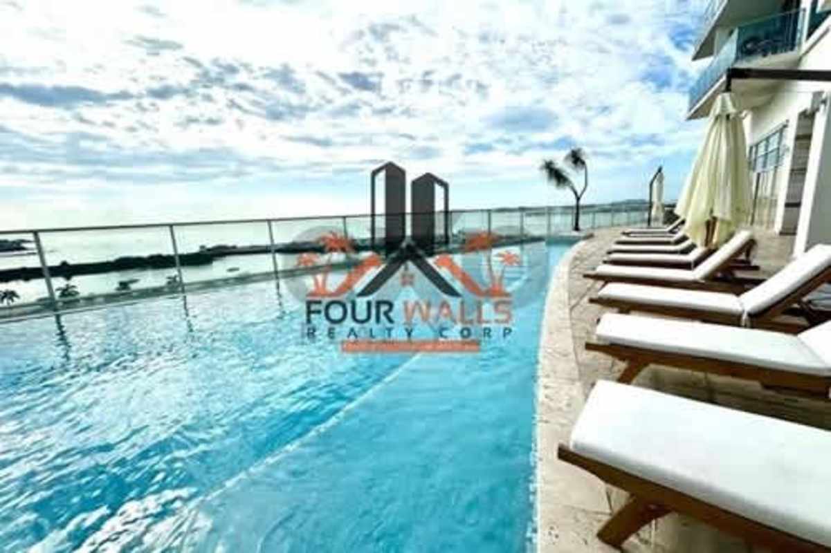 Infinity swimming pool overlooking Pacific Ocean at PH White Tower Panama