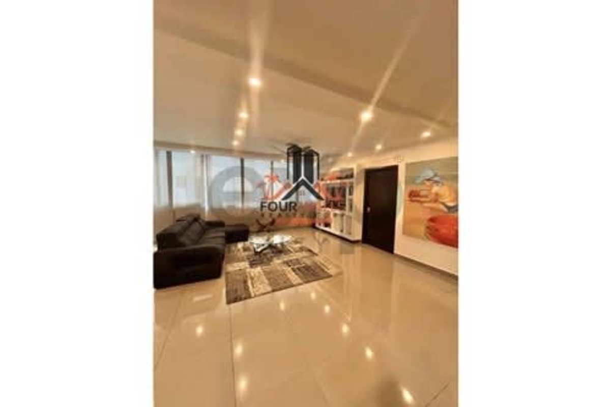 Modern 1BR 2BA Apartment PH Quartier 74 San Francisco