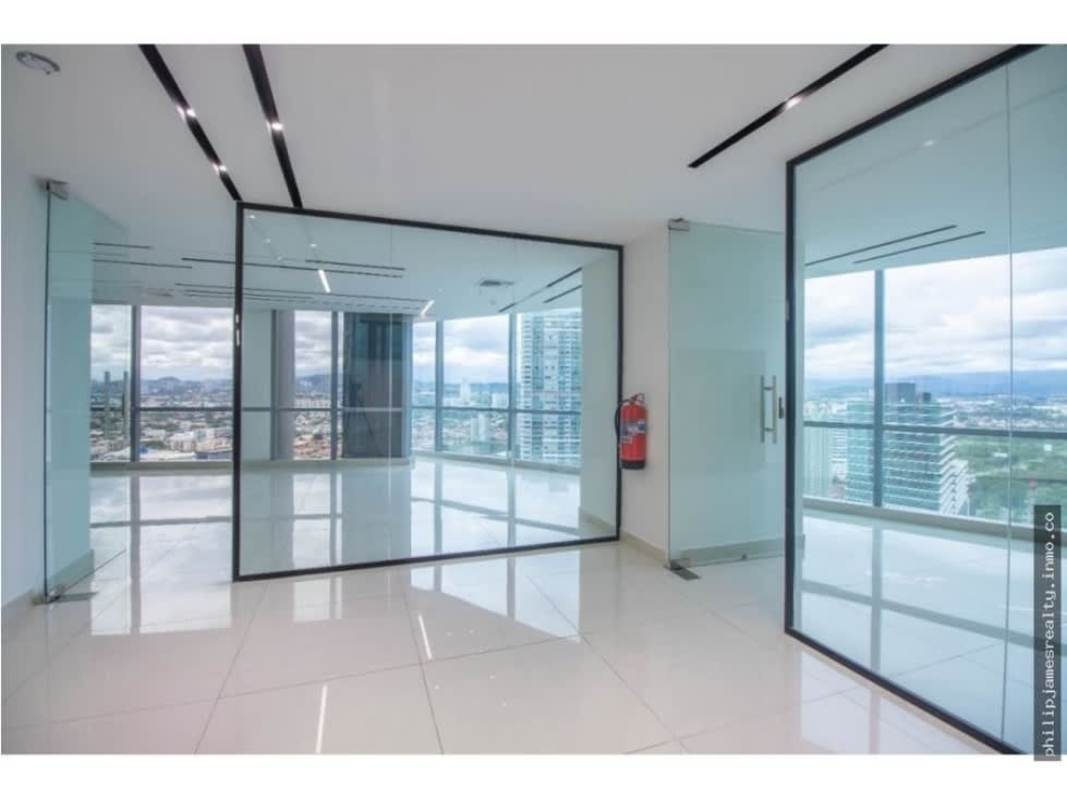 Modern office units with glass walls and panoramic natural light in Financial Tower Panama