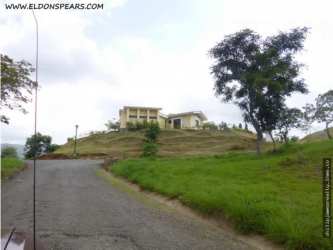 Gently sloped large residential lot overlooking mountains and valleys in Capira