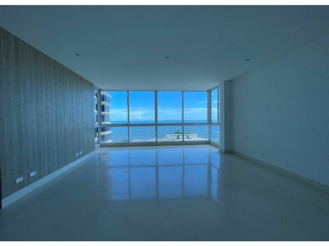 Sunroom panoramic windows with ocean view in luxury apartment The Point Punta Paitilla Panama City