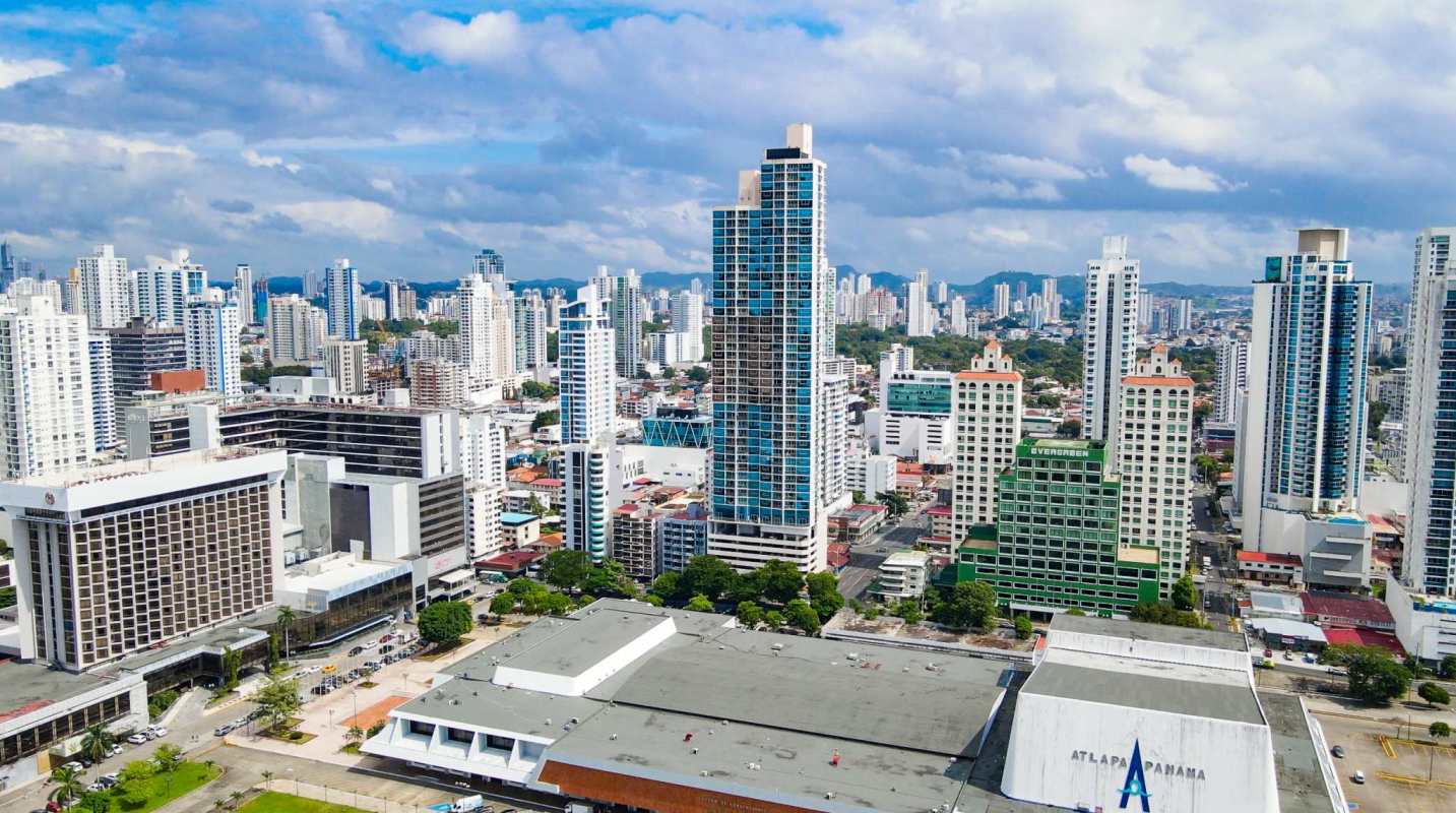 High-rise buildings and city skyline near San Francisco commercial land for development