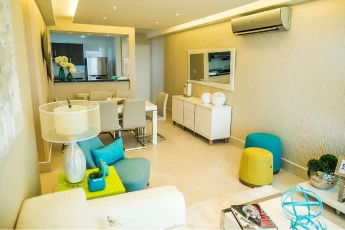 Modern kitchen with cabinetry and appliances in PH Metropolis Tower Panama