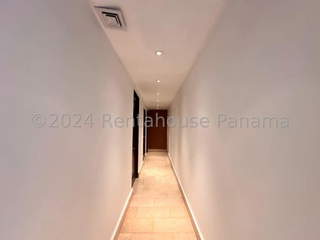 Penthouse Apartment for Sale in Costa del Este - 3 bedrooms