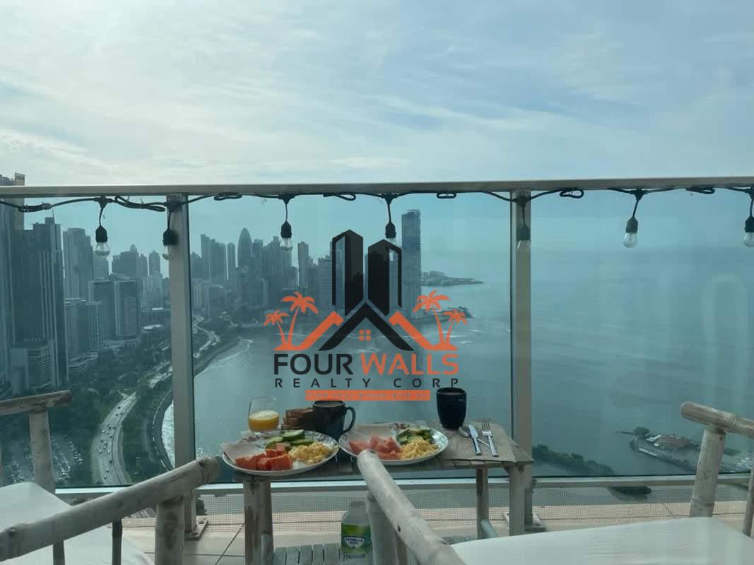 Bright living space with ocean skyline views PH White Avenida Balboa Panama