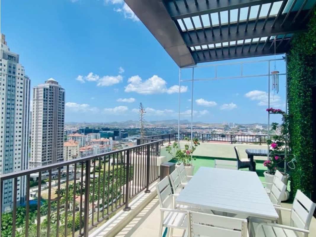 Balcony overlooking golf course with panoramic views, luxury estate Santa María Panama City