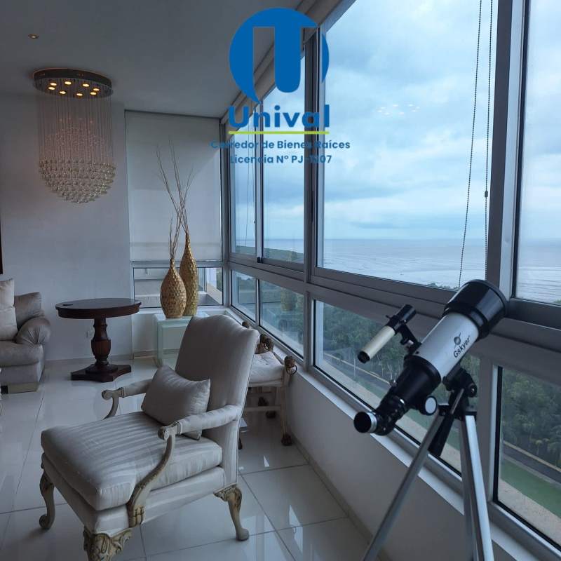Dining area with panoramic windows overlooking the Pacific Ocean in PH Altamar del Este Costa del Este Panama