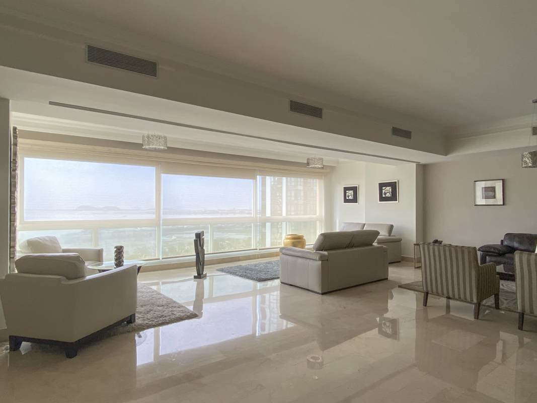 Master bedroom panoramic ocean views balcony luxury rental PH BICSA Tower Panama City