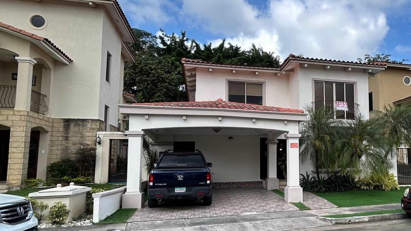 Large master bedroom with garden view windows ceiling fan and AC in Condado del Rey Panama