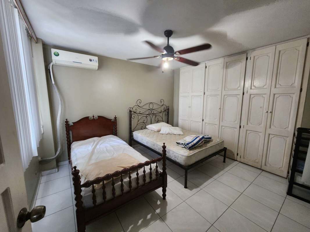 Secondary bedroom with AC and ceiling fan PH Fuente de Trevi Panama