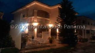 Detached House for Sale in Rufina Alfaro - 3 bedrooms