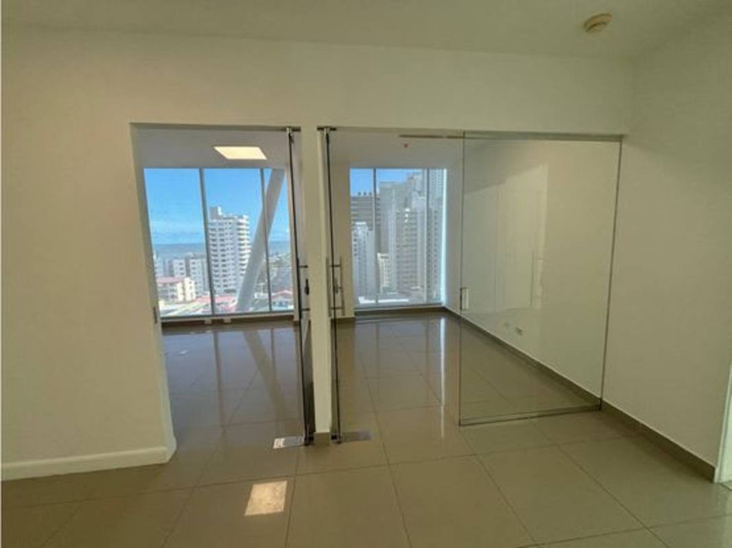 Office with panoramic city views large windows PH Office 77 San Francisco Panama