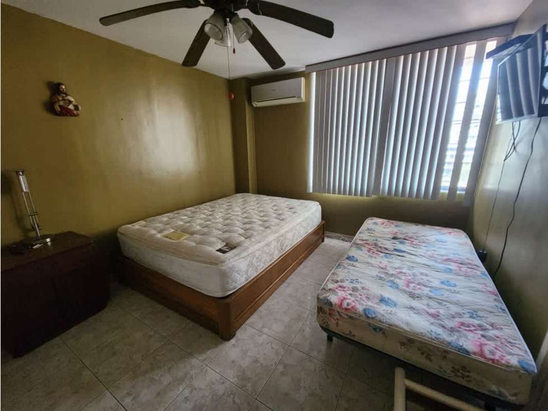 Double and single bed, AC, fan and tiled floor in Villa de las Fuentes Condo Panama