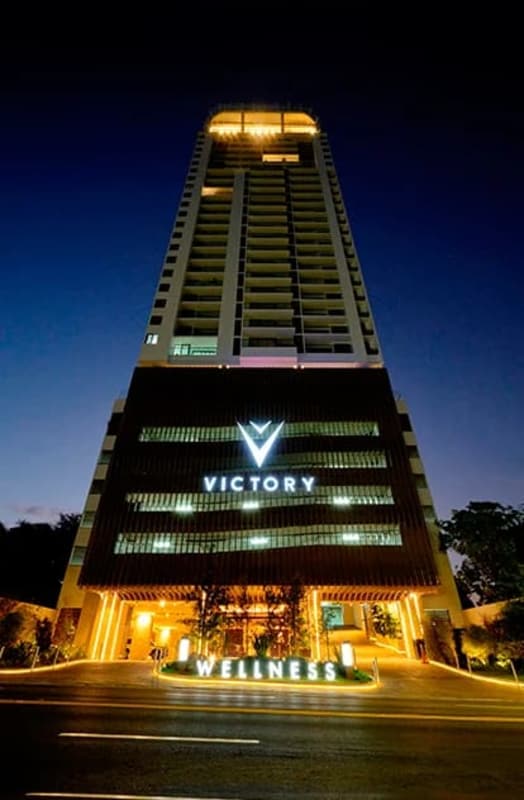 Spacious living room with panoramic windows and ocean view PH Victory Wellness Panama