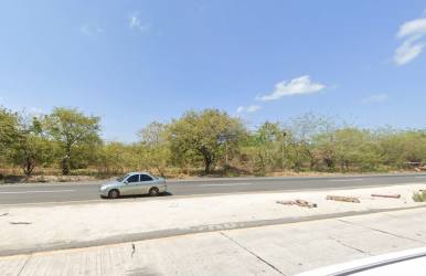 Vacant lot with Pan-American Highway access near Playa Blanca Panama suitable for commercial use