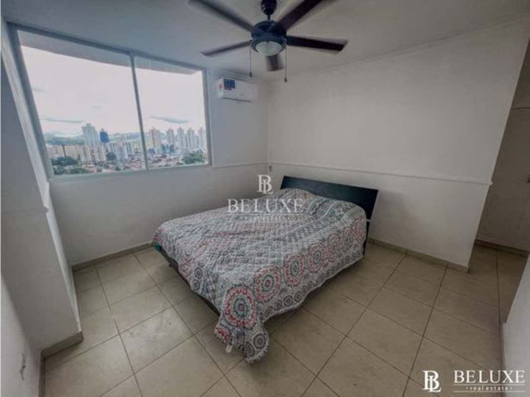 Curved balcony with panoramic skyline views of Panama City from PH Terrazas de Miraflores Betania