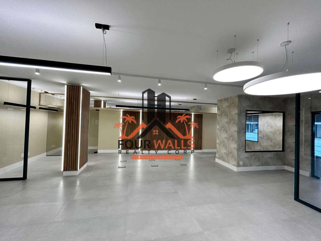 Modern meeting room with glass walls and minimalist design in Marbella Panama City