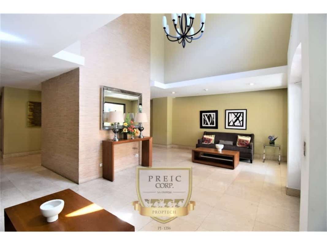 Secondary bedroom with ensuite bathroom and window in PH Amador Heights