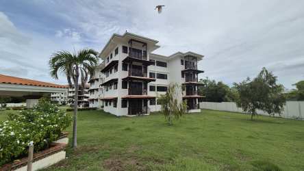 Multi-story apartment building PH Mistral with balconies and garden in Coronado Panama