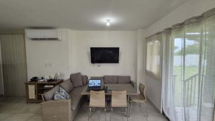 Living area with split AC, natural light and ceramic floors PH Mistral Coronado Panama
