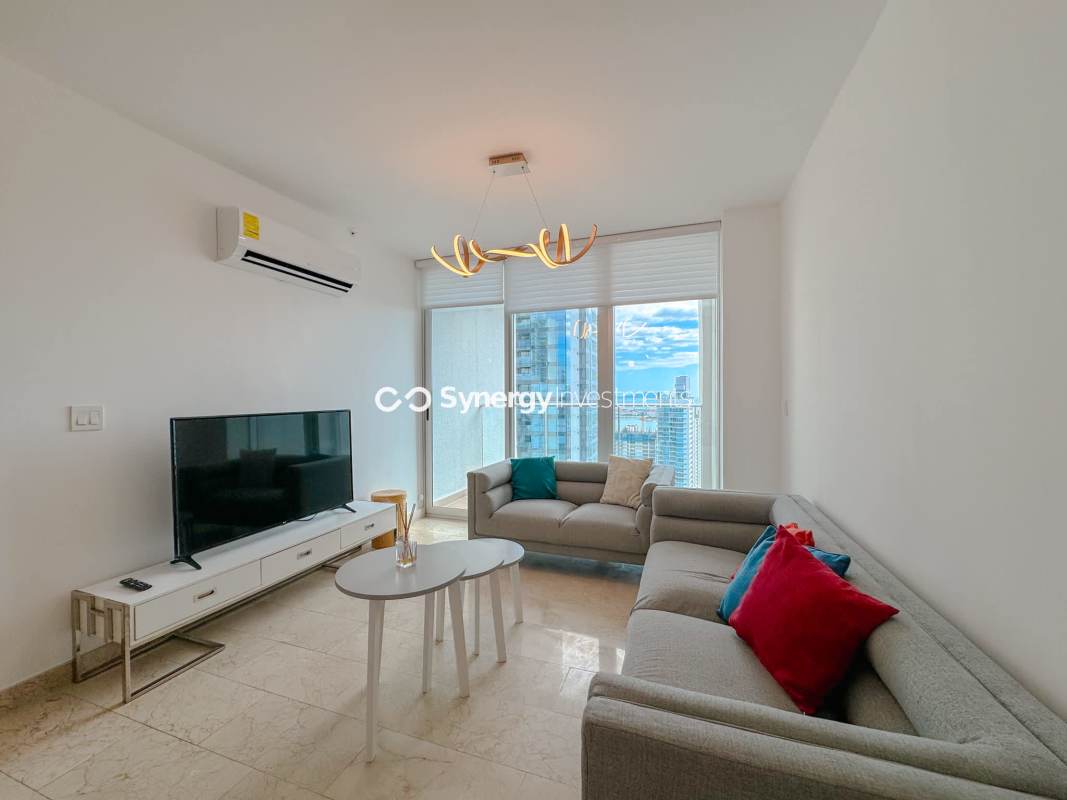 PH Dynasty Residences entrance lobby mirrors wave ceiling sofas Bella Vista Panama