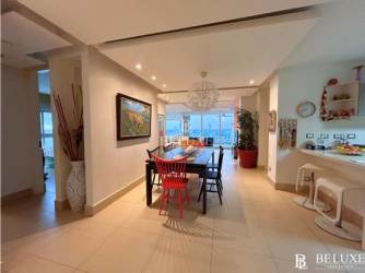 Beachfront infinity pools with tiki bar and beach access PH Bahía Nueva Gorgona Panama