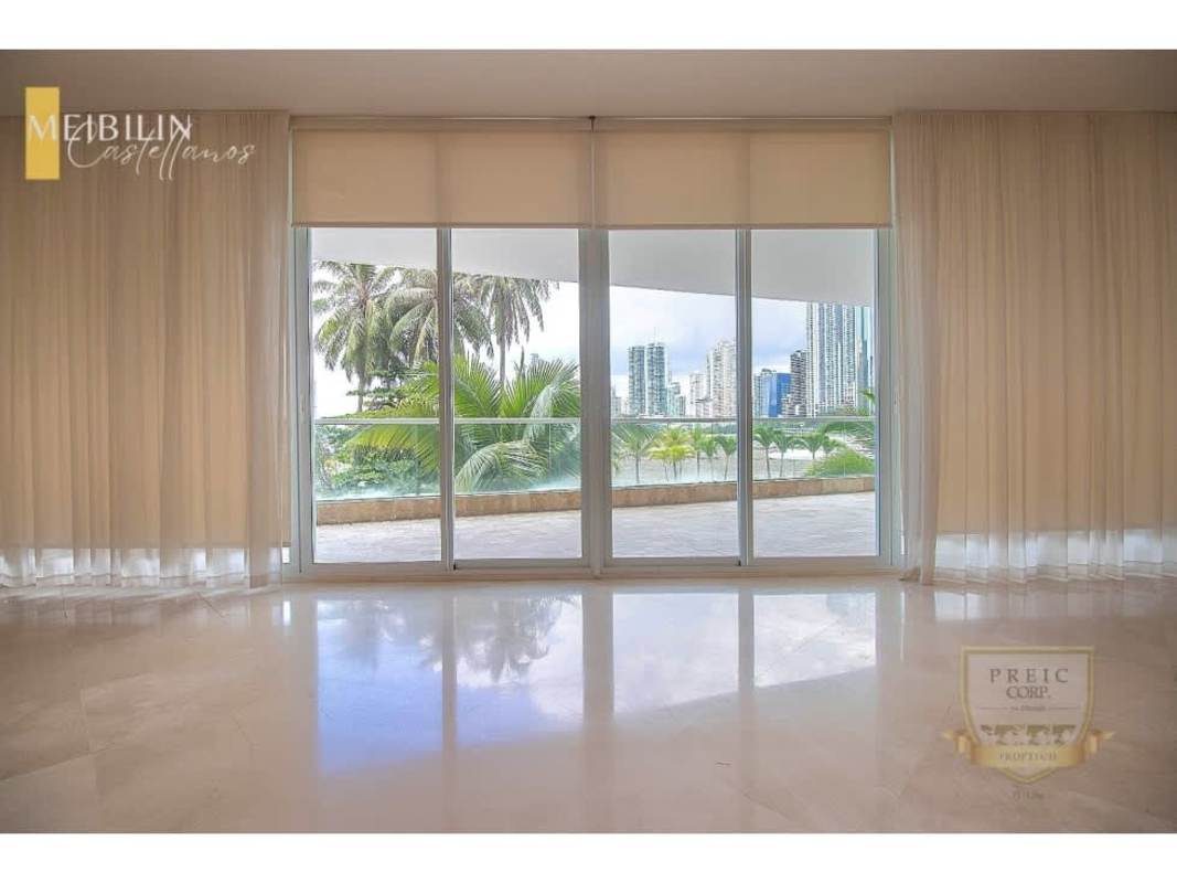 Spacious Italian modular kitchen with marble counters at Miradores at The Point Punta Paitilla Panama