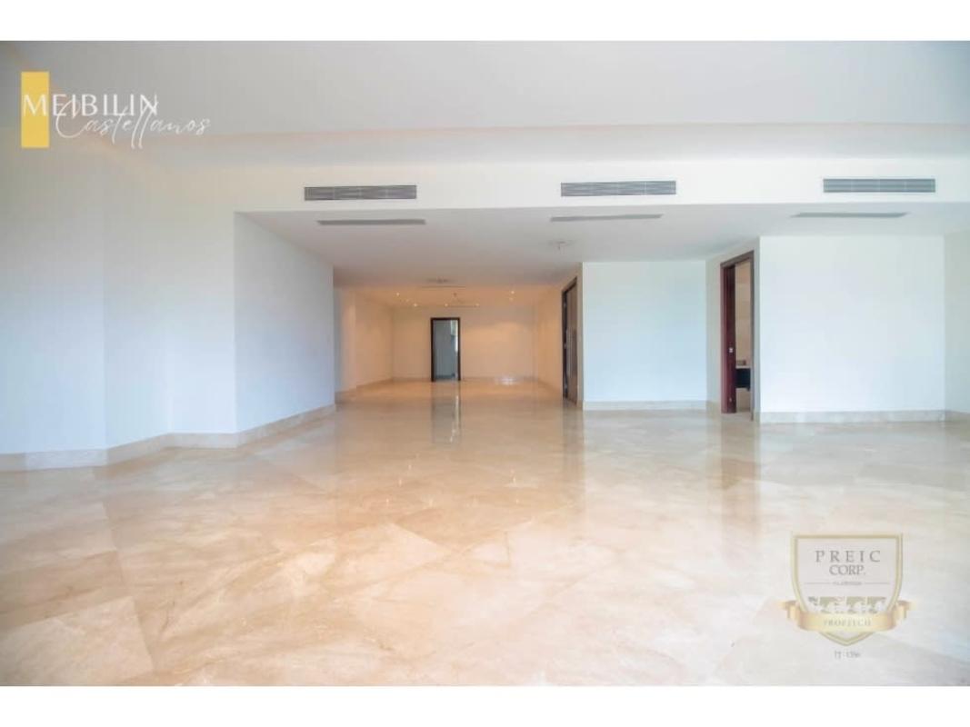 Large oceanview terrace with panoramic vistas of Panama Bay at Miradores The Point Punta Paitilla