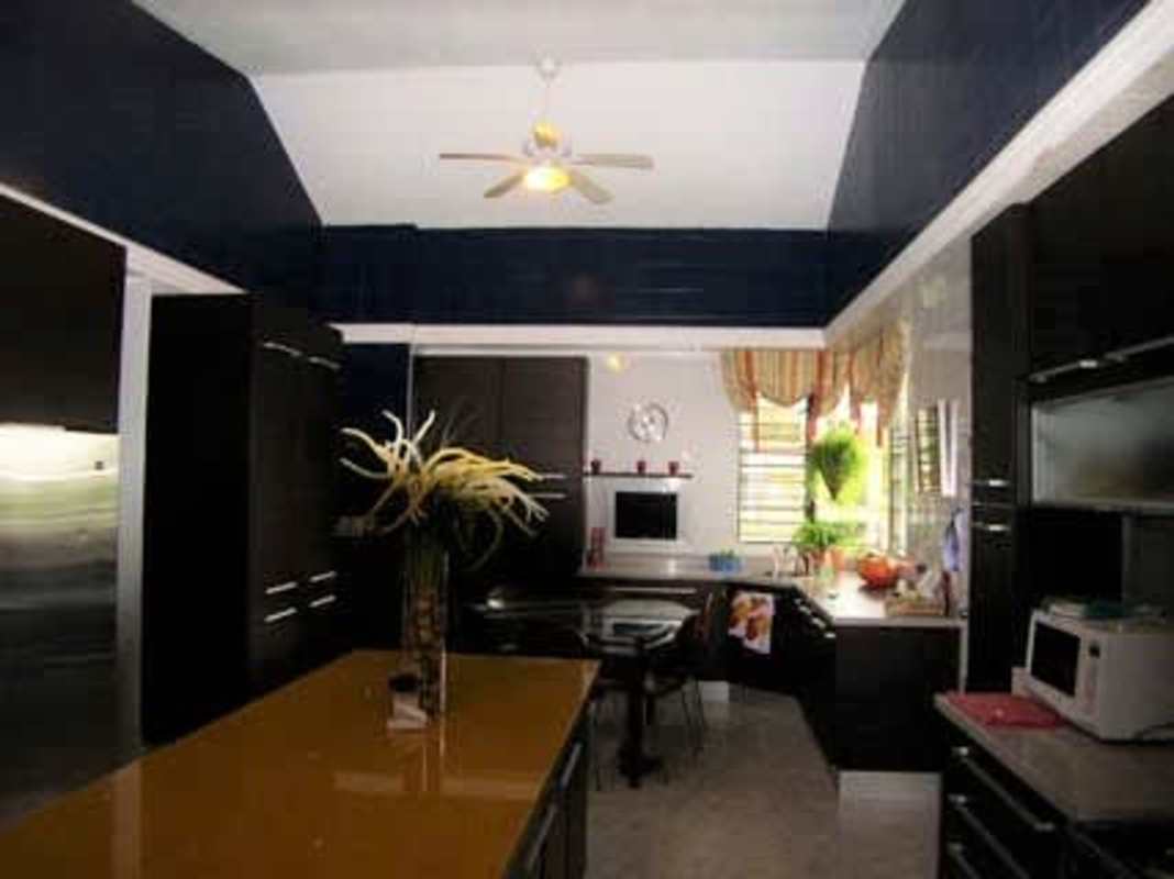 Spacious 5BR House with Pool & Terraces Dos Mares