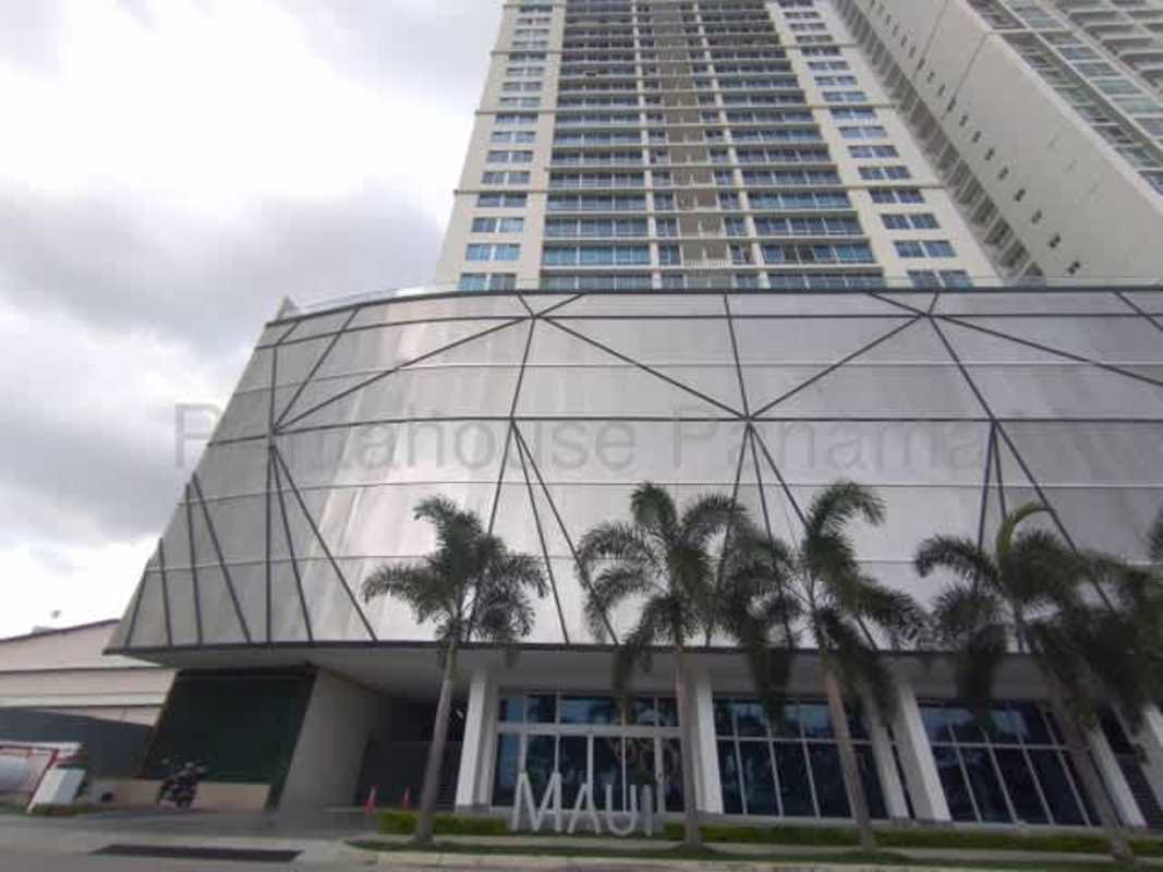 Ocean View 3BR Apartment with Balcony at PH Maui Costa del Este