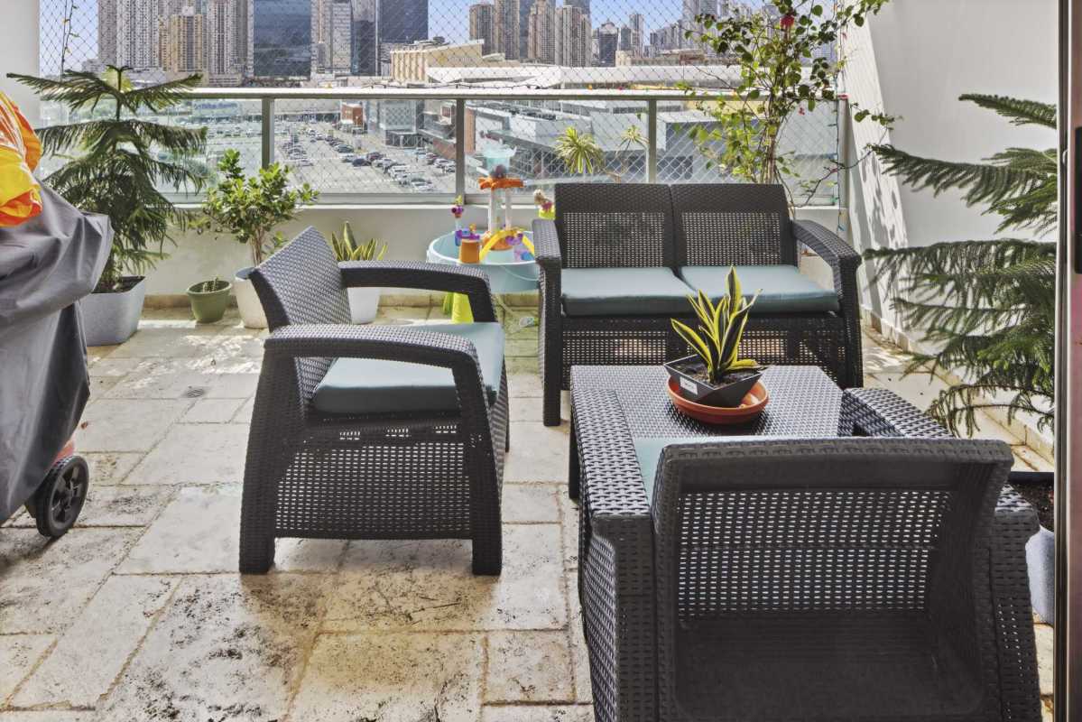 Spacious social event room with panoramic windows overlooking city skyline at PH The Towers San Francisco