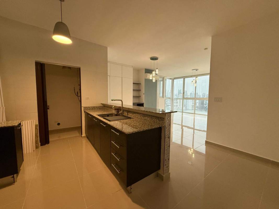 Designer lobby and lounge with concierge service at PH Quadrat San Francisco Panama