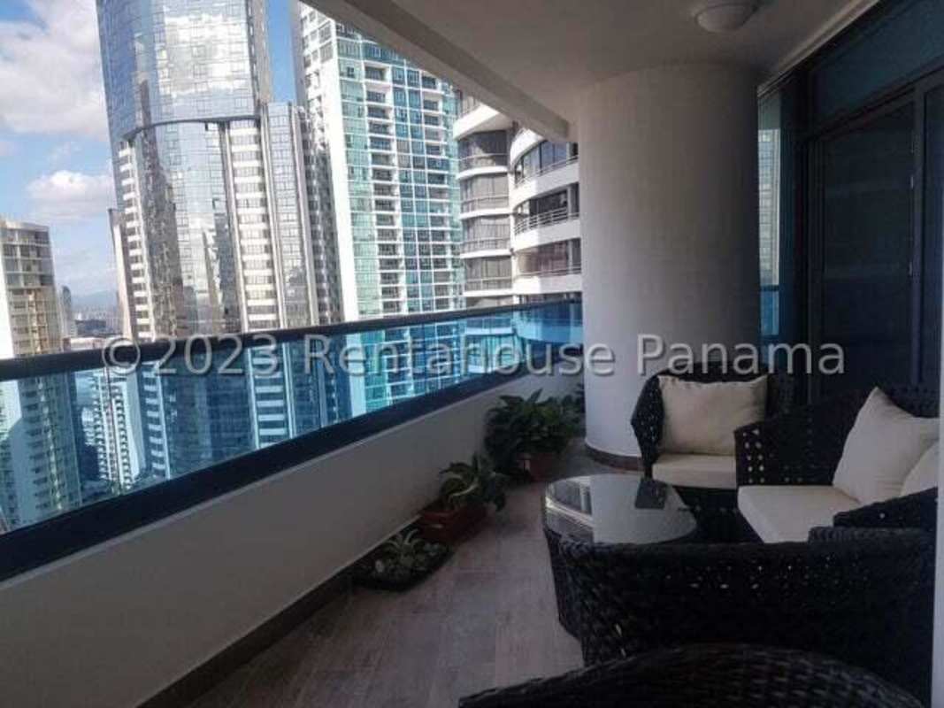 Spacious balcony offering panoramic views over Pacific Ocean and Panama skyline