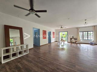 House for Sale in Obarrio - 4 bedrooms