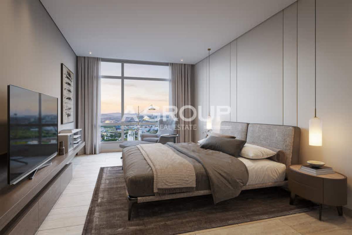 Spacious master bedroom with city and golf course views at PH Corotú Santa María Panama