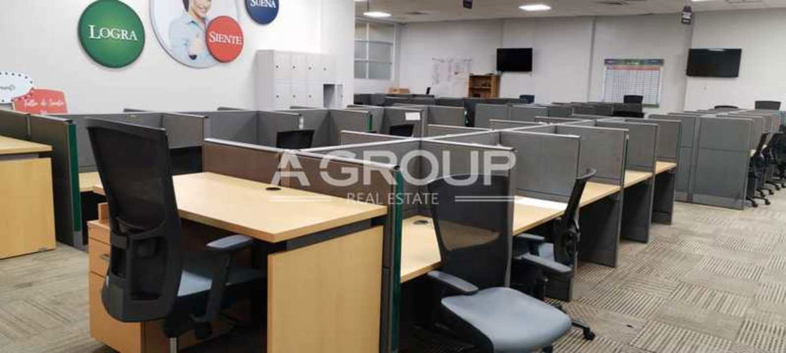 Spacious blended cubicle workspace in commercial office Marbella Panama