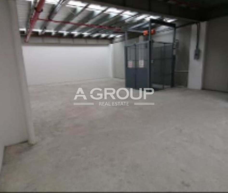 Warehouse open area with concrete flooring at Panama Viejo Business Center commercial industrial property for rent