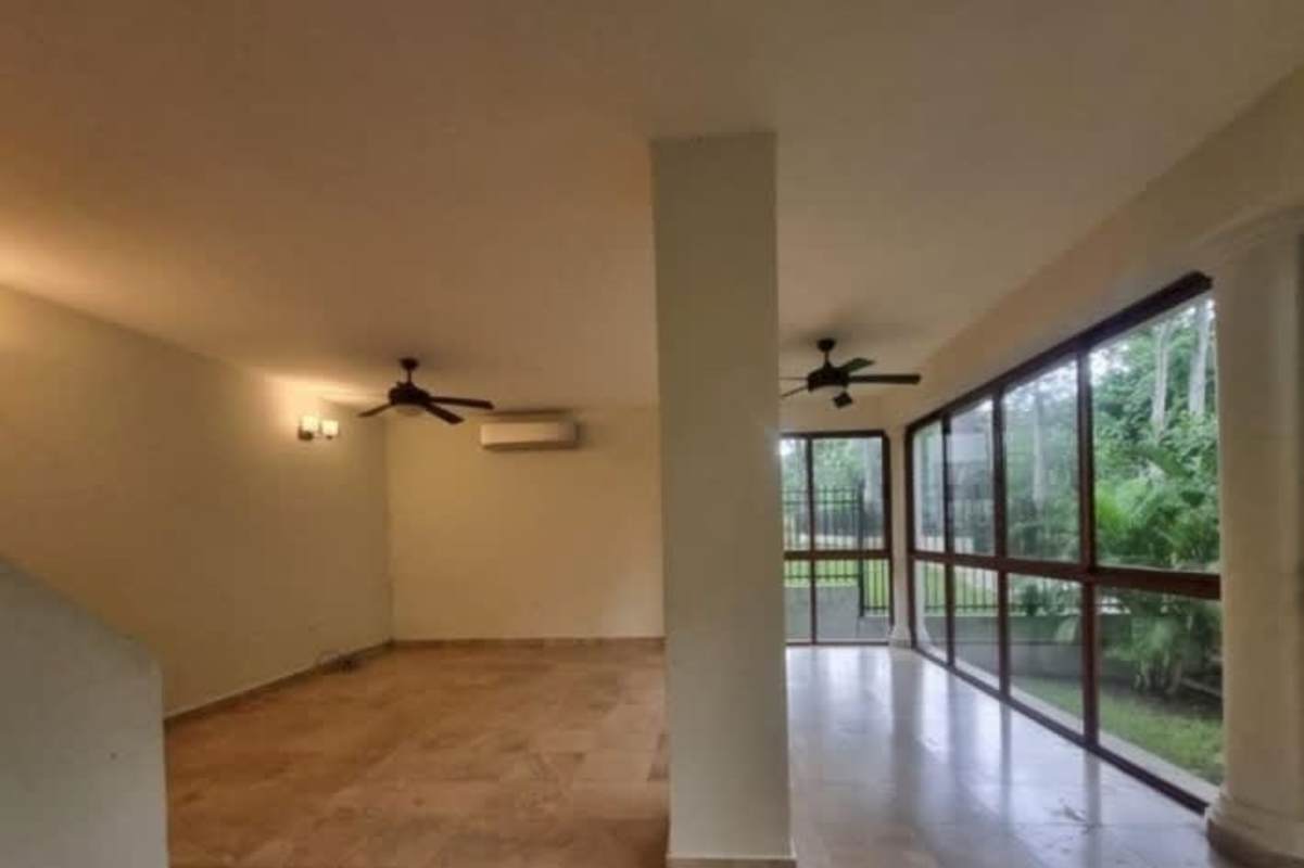 Luxury kitchen with granite countertops, stainless steel appliances in Clayton Panama