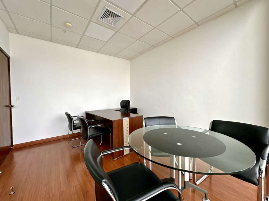 Furnished private workspace with executive desk Office One Tower Obarrio Panama