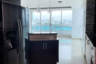 Apartment for Sale in San Francisco - 3 bedrooms