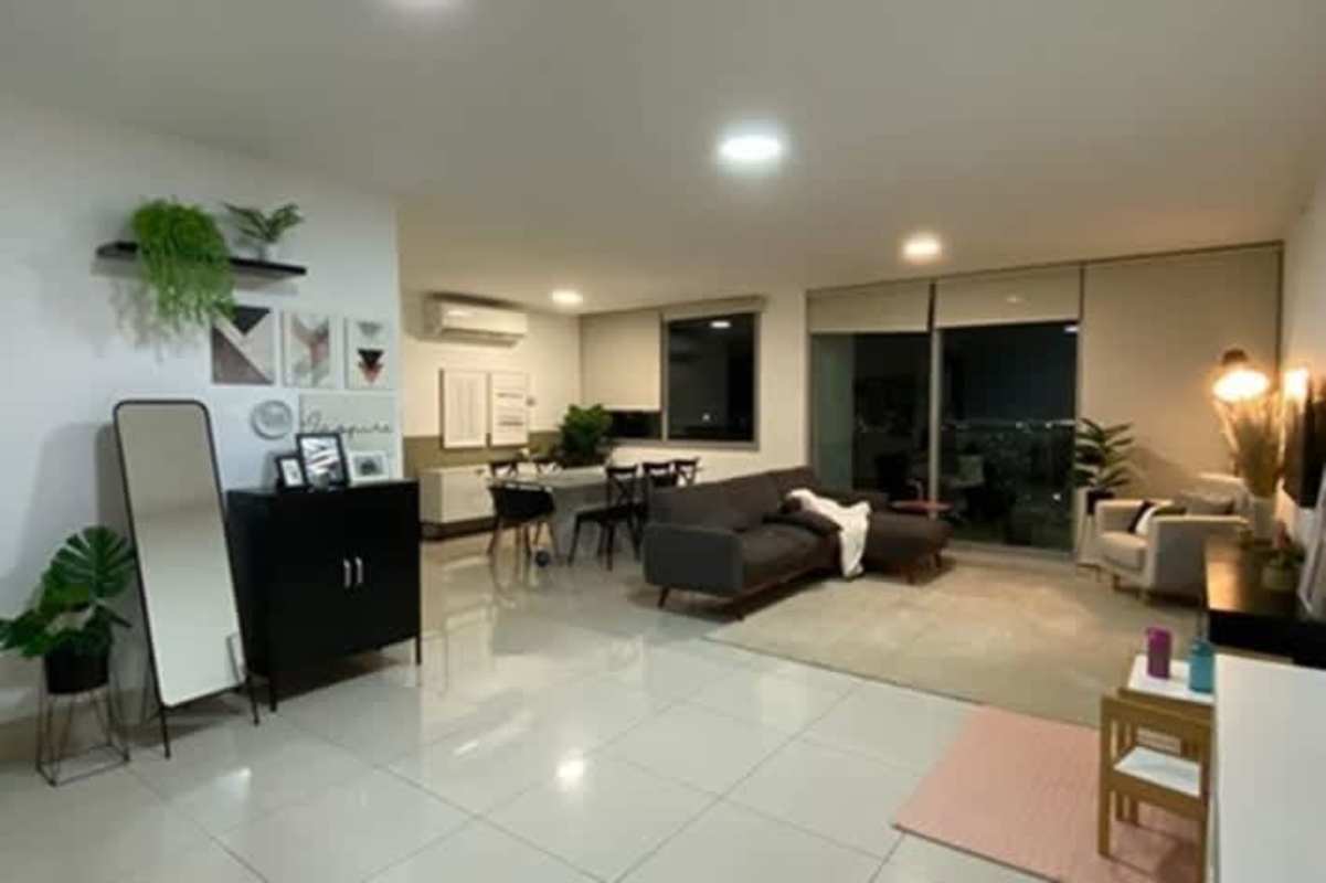 Kids bedroom with house shaped bed and pink canopy in PH Bali Costa del Este Panama