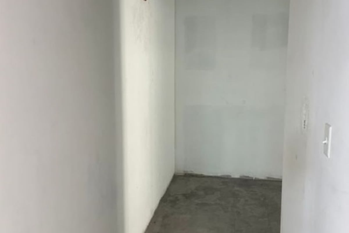 Contemporary lobby reception with seating area at PH Atrium Tower Obarrio Panama