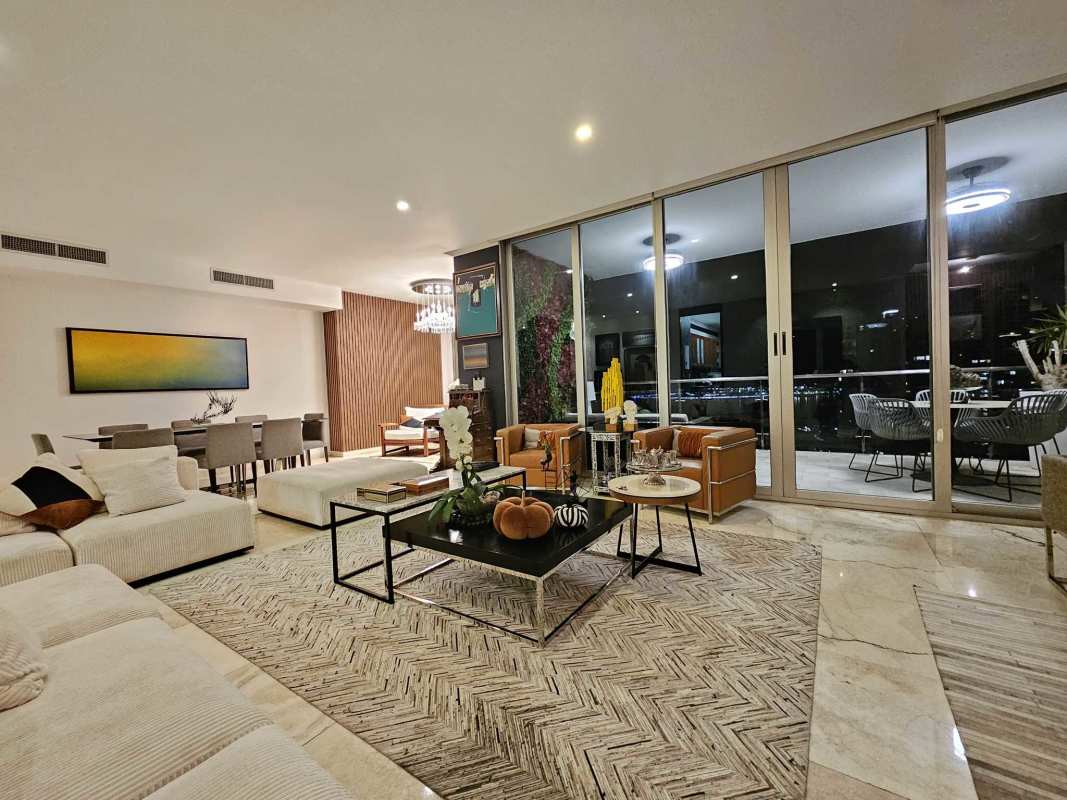 Private balcony panoramic view of ocean and Panama City skyline PH Aqualina Punta Pacifica